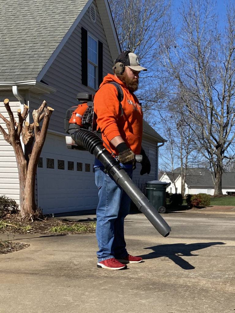 leaf blowing service